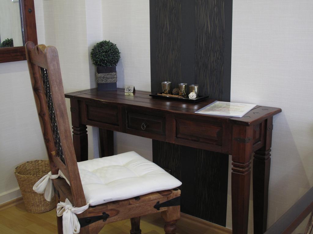 Pension Appartementhaus Central Nordhausen Ruang foto