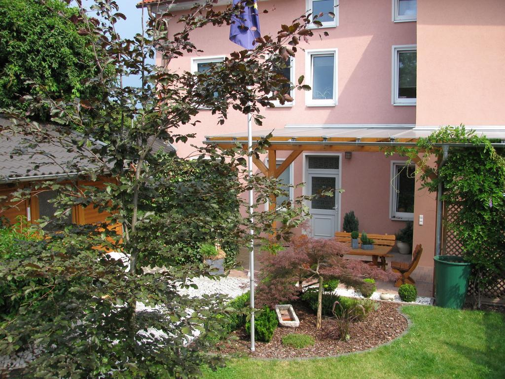 Pension Appartementhaus Central Nordhausen Bagian luar foto